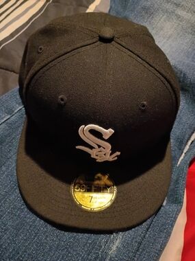 New Era Black Chicago White Sox Fitted 59FIFTY Hat. GUC. OBO